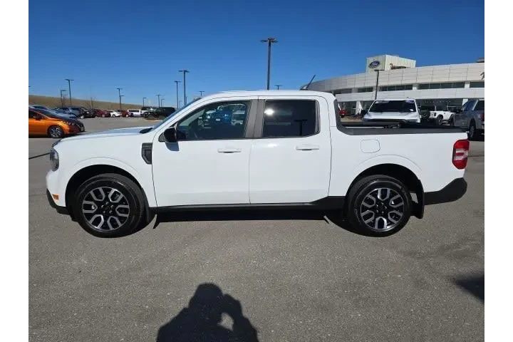 $32900 : Ford Maverick 2024 Lariat 4d image 2