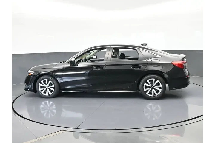 $22991 : Honda Civic 2024 LX 4dr Seda image 3