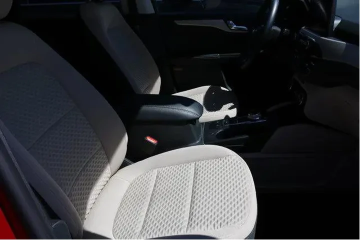 $23459 : Ford Escape 2023 ST-Line 4dr image 3