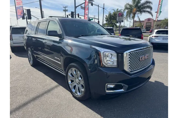 $24998 : 2017 GMC Yukon XL Denali image 3