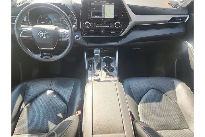 $32660 : Toyota Highlander 2021 AWD L image 8