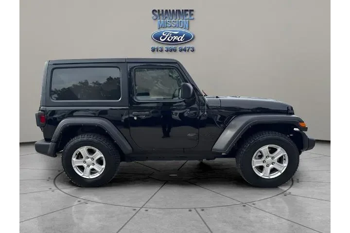 $27775 : Jeep Wrangler 2022 4x4 Sport image 4
