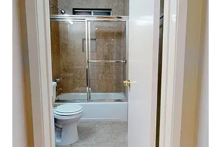 $500 : YOUR NEW HOME AWAITS image 4