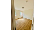 $800 : charming HOME ..Inglewood, CA thumbnail
