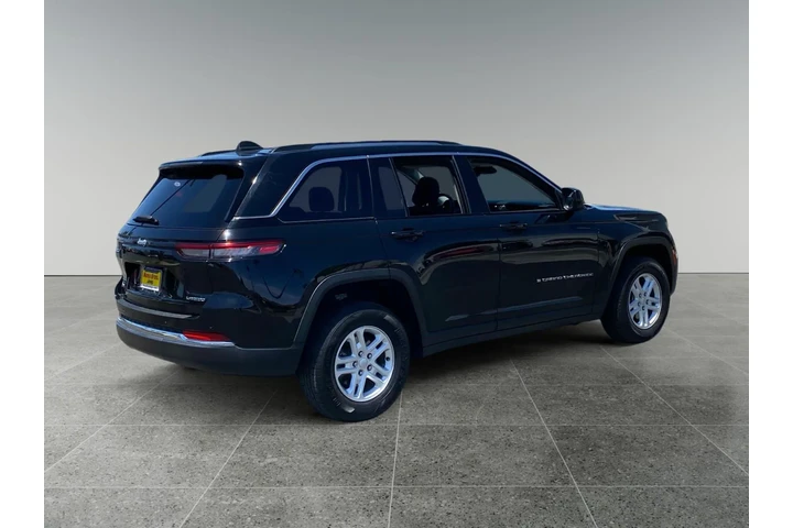 $28542 : Jeep Grand Cherokee 2023 4x2 image 5