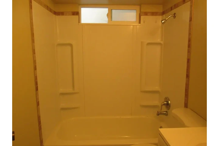 $1050 : Barrio seguro de Fullerton image 3