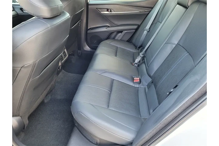 $32899 : Gold Certified2025 Camry XSE image 8