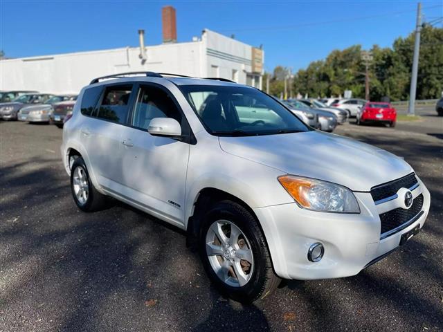 $10900 : 2011 TOYOTA RAV42011 TOYOTA R image 3