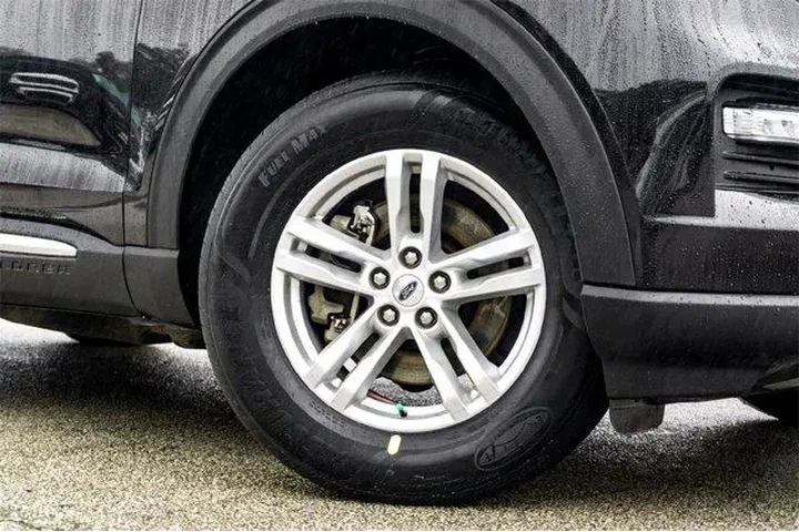 $26598 : Ford Explorer 2023 XLT 4dr S image 2