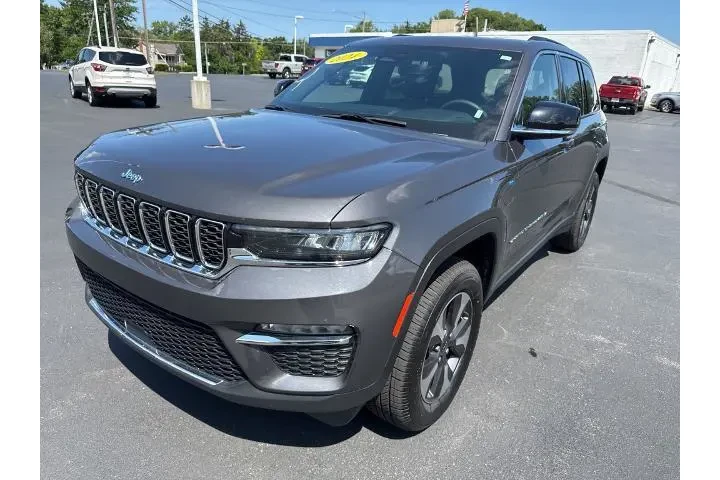 $28400 : Jeep Grand Cherokee 2024 4x4 image 3