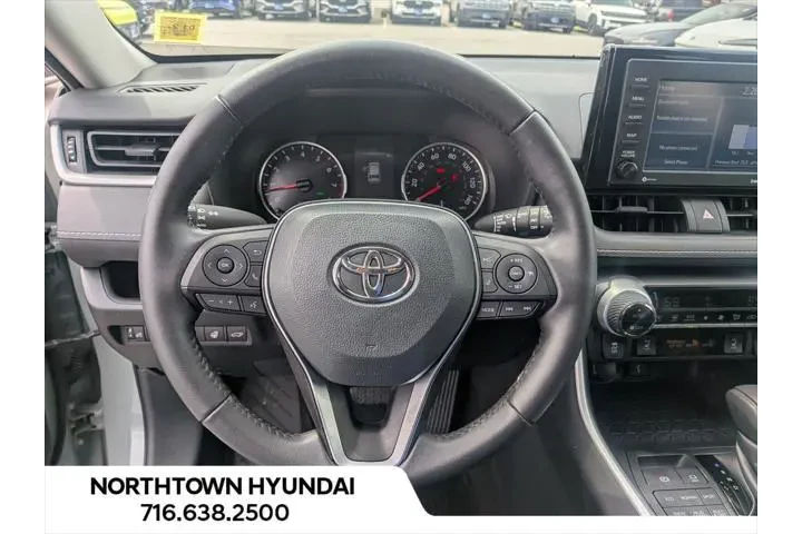 $30900 : Toyota RAV4 2022 AWD XLE 4dr image 7