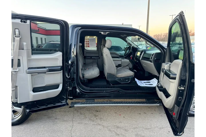 $19980 : 2018 F-150 4WD SuperCab 145" image 9