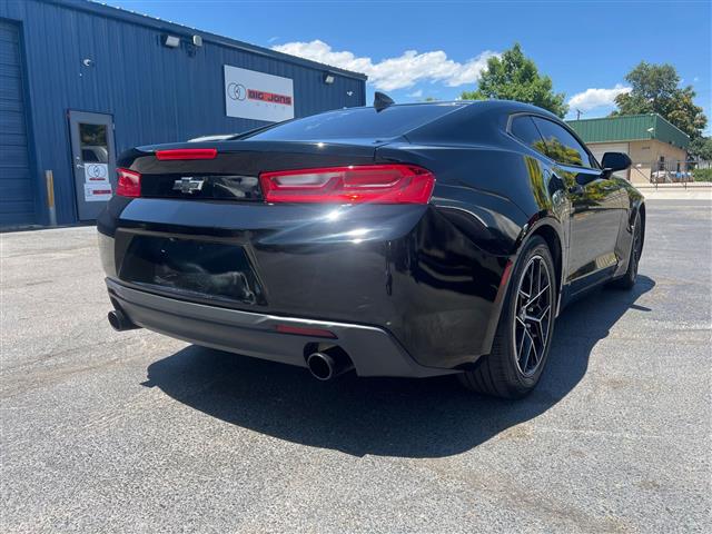 $17088 : 2017 Camaro LS, MANUAL TRANNY image 7