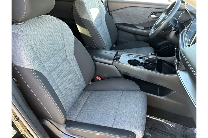 $18503 : Nissan Rogue 2023 SV 4dr Cro image 10