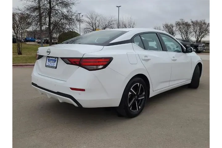 $17761 : Nissan Sentra 2025 SV 4dr Se image 5