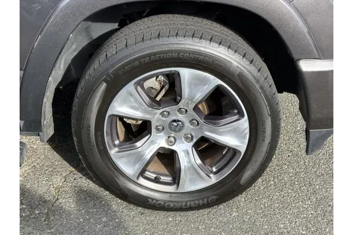 $29999 : Ram 1500 2019 4x4 Laramie 4d image 6