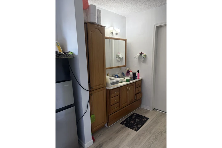 $1950 : Room image 3