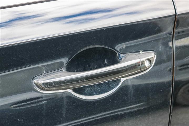 $15988 : Pre-Owned 2020 Hyundai Elantr image 9