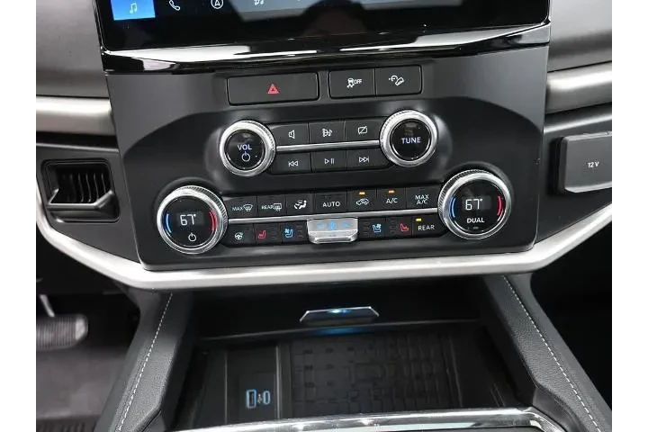 $39980 : Ford Expedition 2022 4x4 XLT image 9