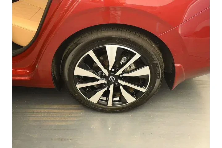 $21748 : Nissan Sentra 2025 SV 4dr Se image 9