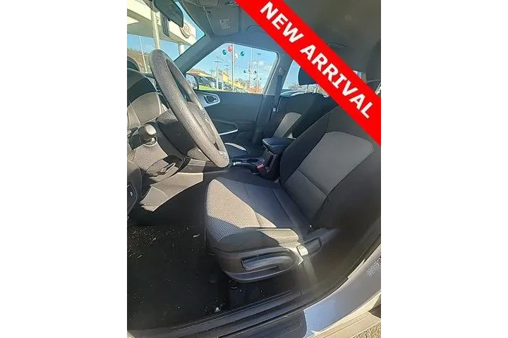 $13998 : Kia Soul 2020 S 4dr Crossove image 2