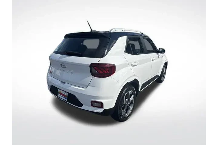 $20987 : Hyundai VENUE 2024 Limited 4 image 5