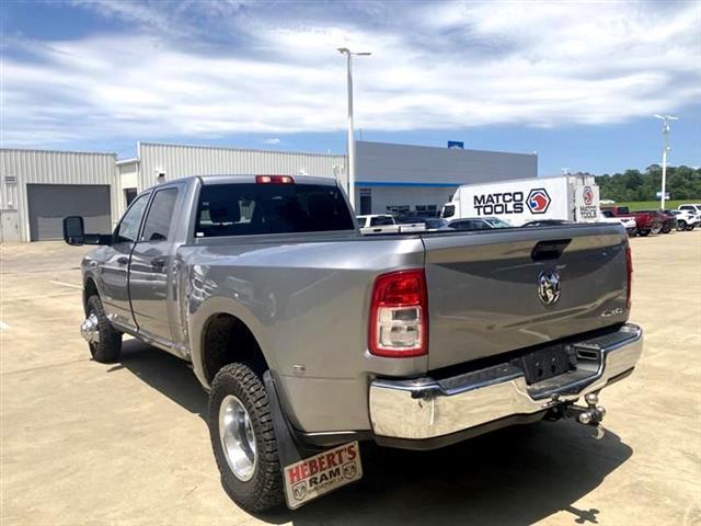 $52999 : 2022 RAM 3500 Tradesman Crew image 7