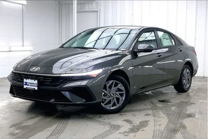 $26339 : Hyundai ELANTRA Hybrid 2025 image 2