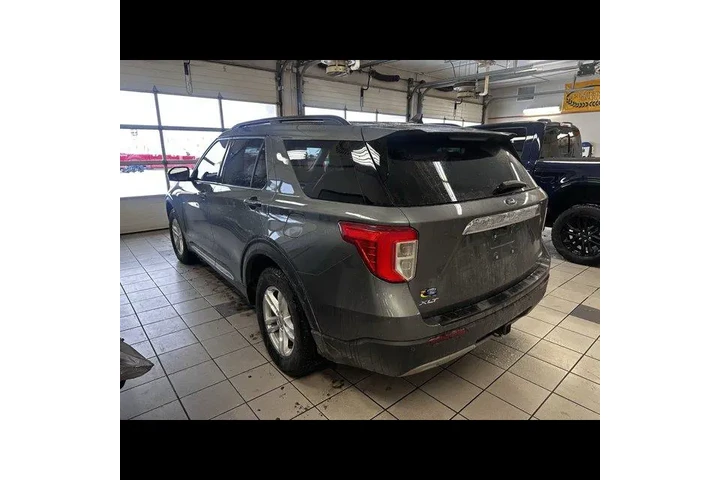 $28599 : Ford Explorer 2021 AWD XLT 4 image 3