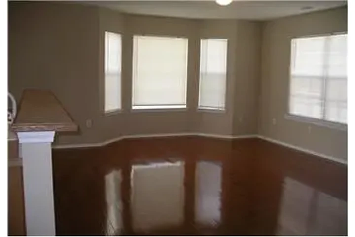 $1900 : Rental property with 3 bedro image 4