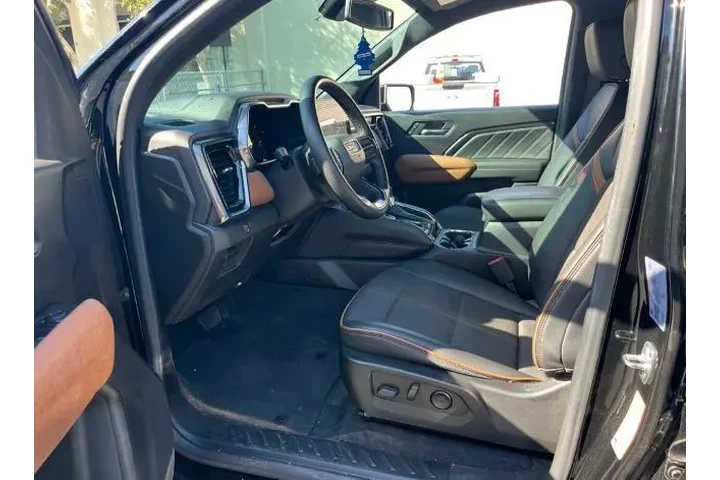 $36489 : GMC Canyon 2023 4x4 AT4 4dr image 5