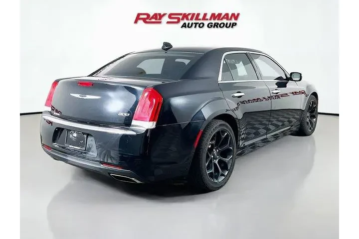 $18975 : Chrysler 300 2019 Limited 4d image 7