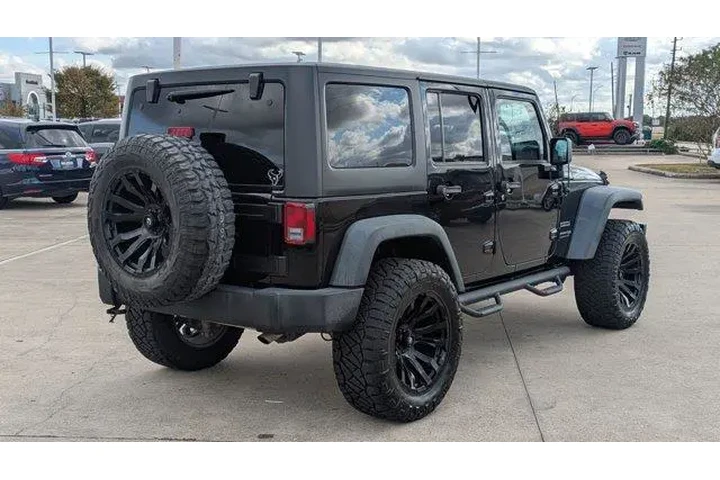 $20495 : Jeep Wrangler JK Unlimited 2 image 3