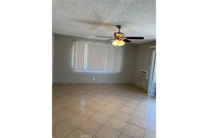 $1100 : 1 Habitación en Whittier CA image 6