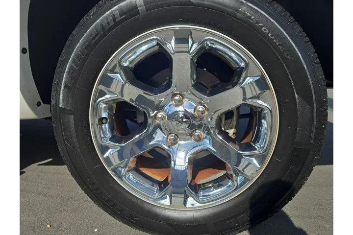 $29995 : Ram 1500 2018 4x4 Laramie 4d image 6