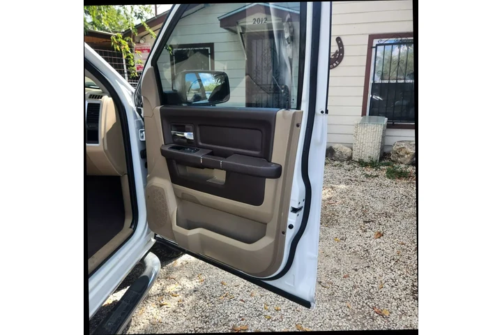 $9990 : 2011 RAM 1500 QUAD CAB2011 RA image 5