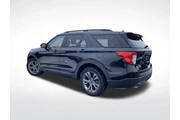 $34995 : Ford Explorer 2023 AWD XLT 4 thumbnail