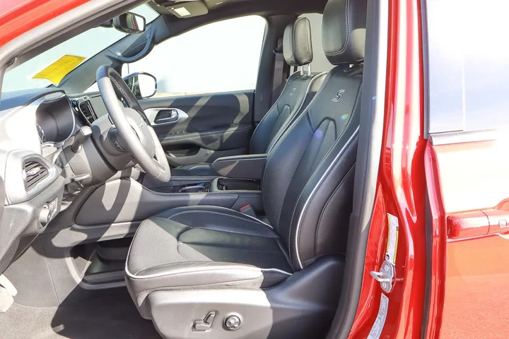 $34988 : 2025 Pacifica Limited FWD image 7