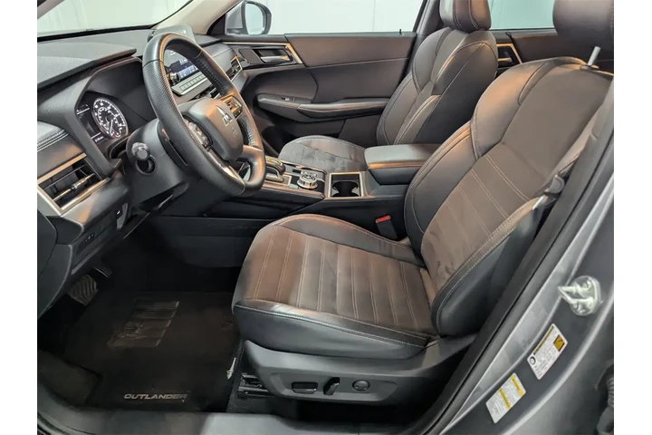 $26997 : Mitsubishi Outlander 2023 AW image 10