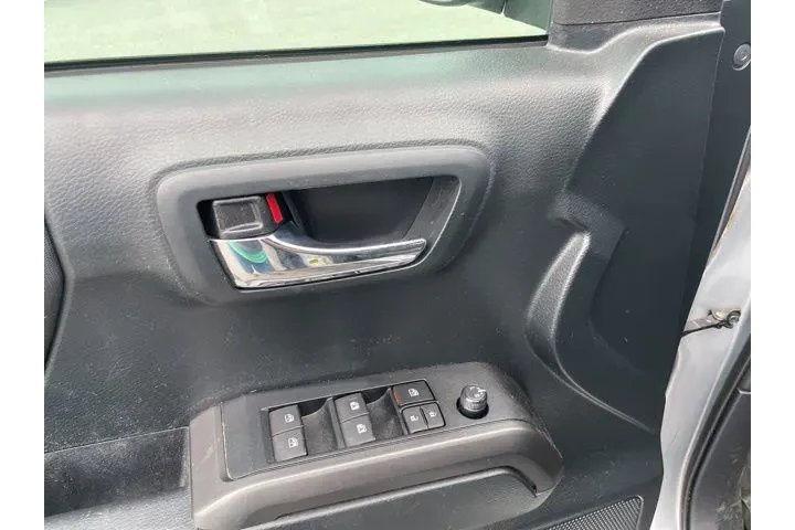 $31992 : Toyota Tacoma 2019 4x4 TRD P image 6