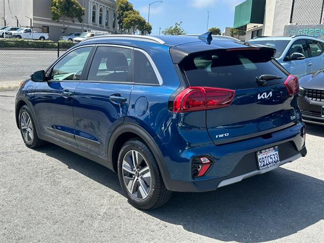 $23900 : Used 2022 Niro PHEV EX for sa image 7