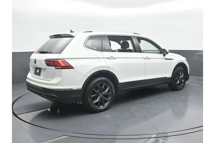 $17991 : Volkswagen Tiguan 2022 SE 4d image 6