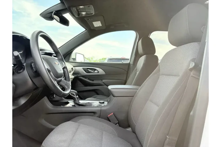$19995 : 2023 Traverse LT image 10