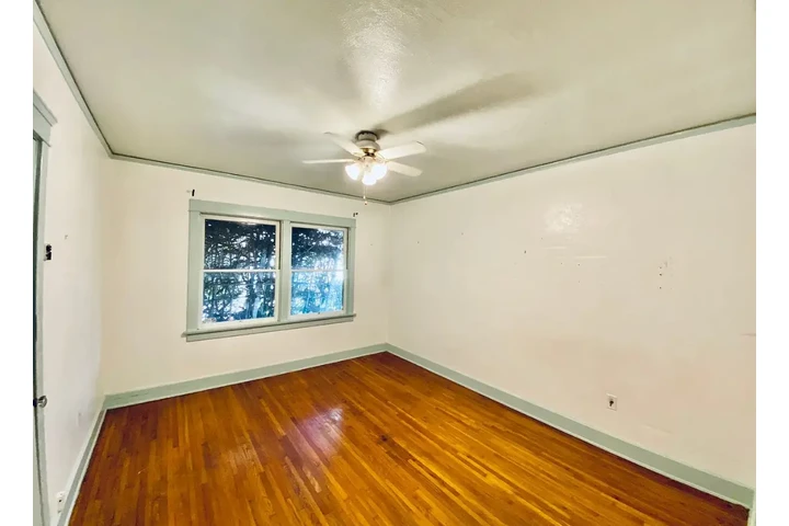 $1500 : Move in Today image 5