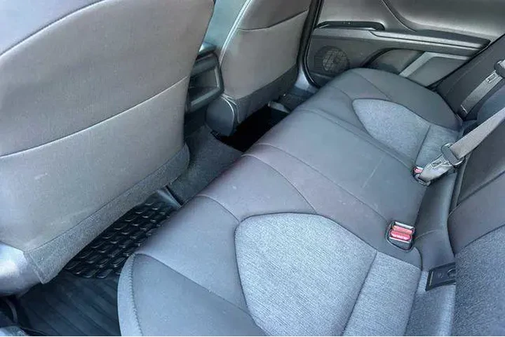 $16519 : Toyota Camry Hybrid 2018 LE image 10