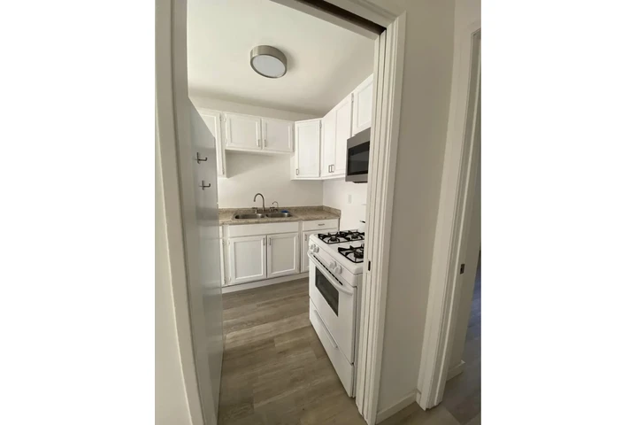 $1850 : 1 dormitorio, 1 baño — East Ho image 4