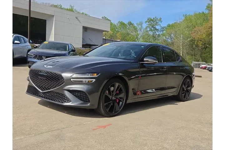 $39990 : Genesis G70 2023 3.3T Standa image 1