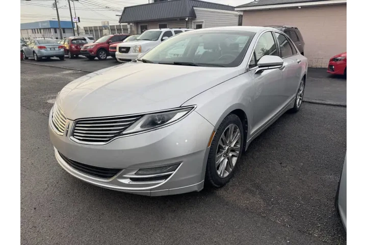 2013 MKZ image 2