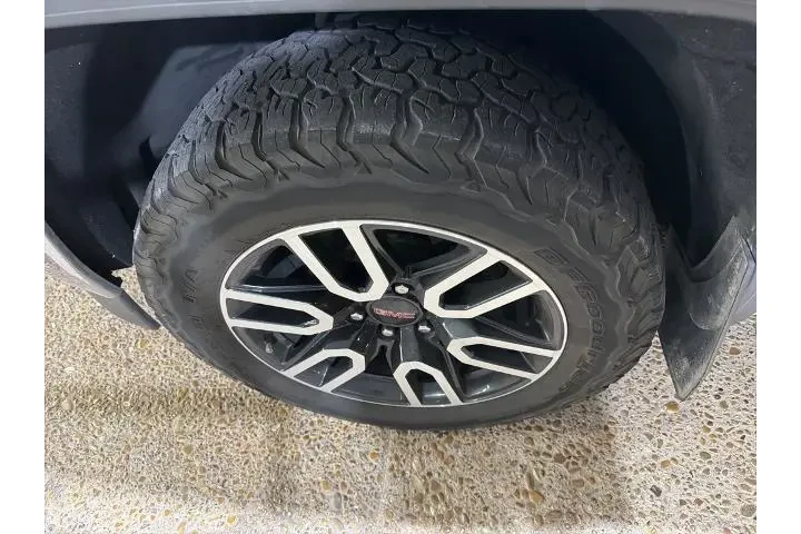 $22605 : GMC Sierra 1500 2018 4x4 SLE image 6