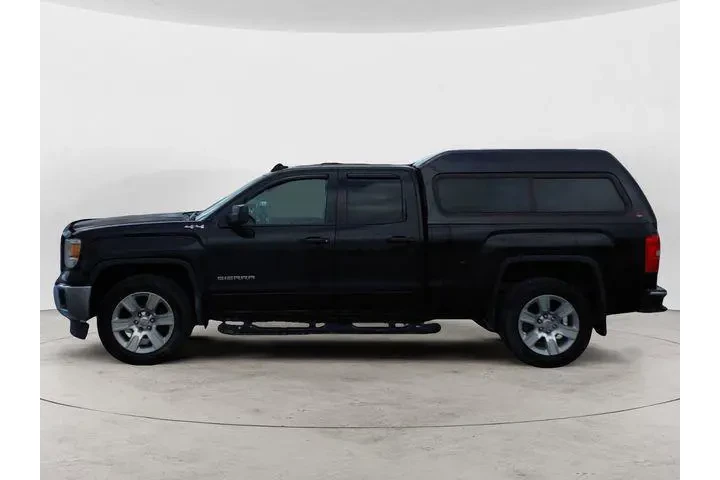 $17561 : GMC Sierra 1500 2015 4x4 SLE image 2
